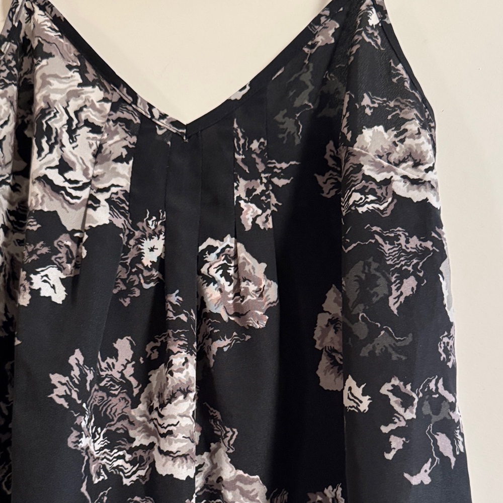 Aritzia Talula Black and Gray Tank Top - Picture 2 of 5